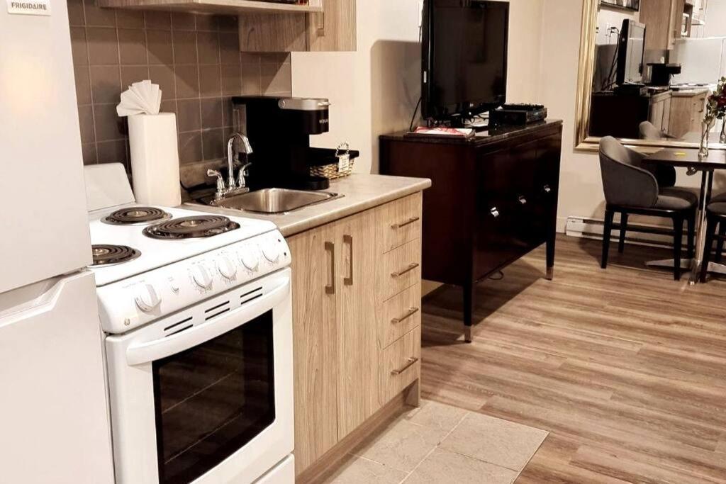 Cozy Spacious 1-Bdr Studio #8. Free Parking Gatineau Extérieur photo